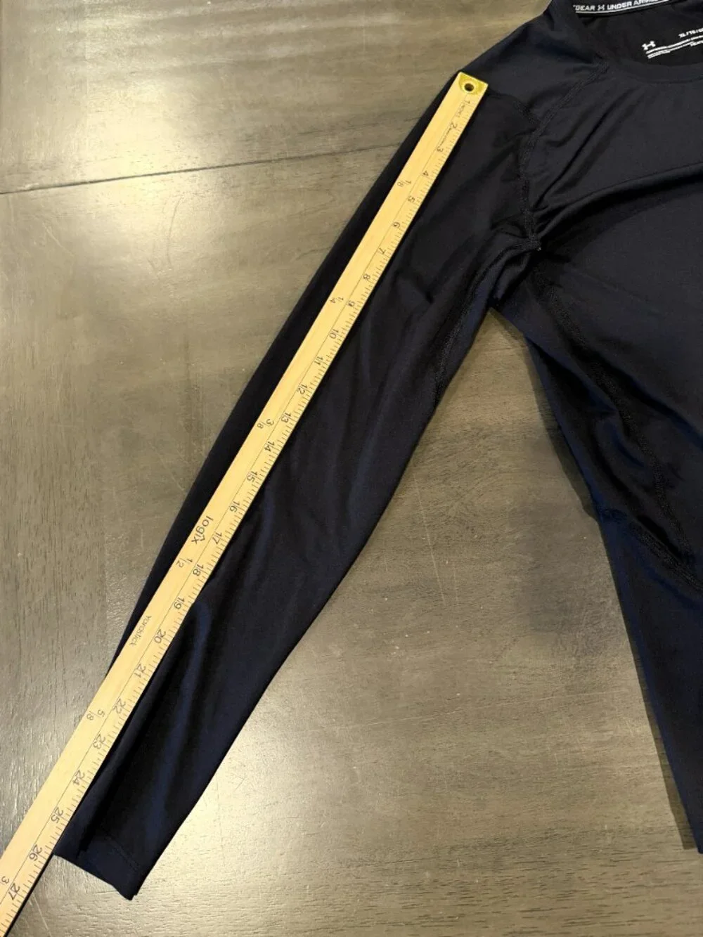 Under Armour Big Boys XL Black Long Sleeve Compression Shirt Athletic As Is